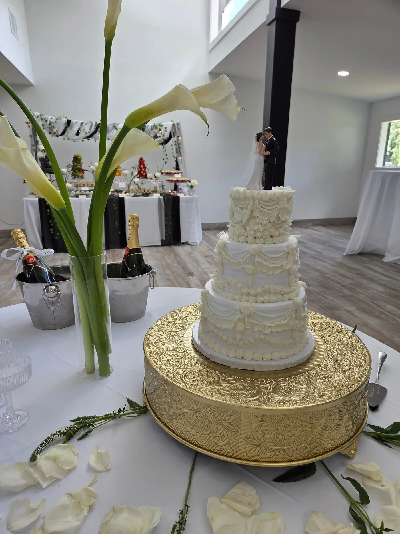 Pastel de bodas de varios pisos