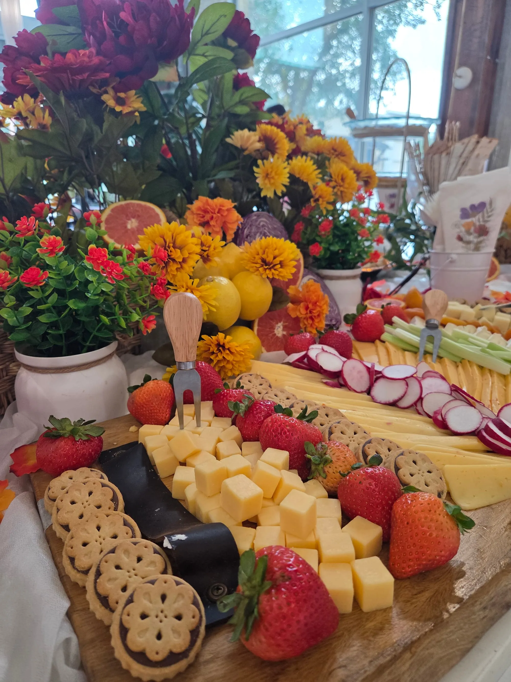 Estaciones de comida caliente en evento corporativo