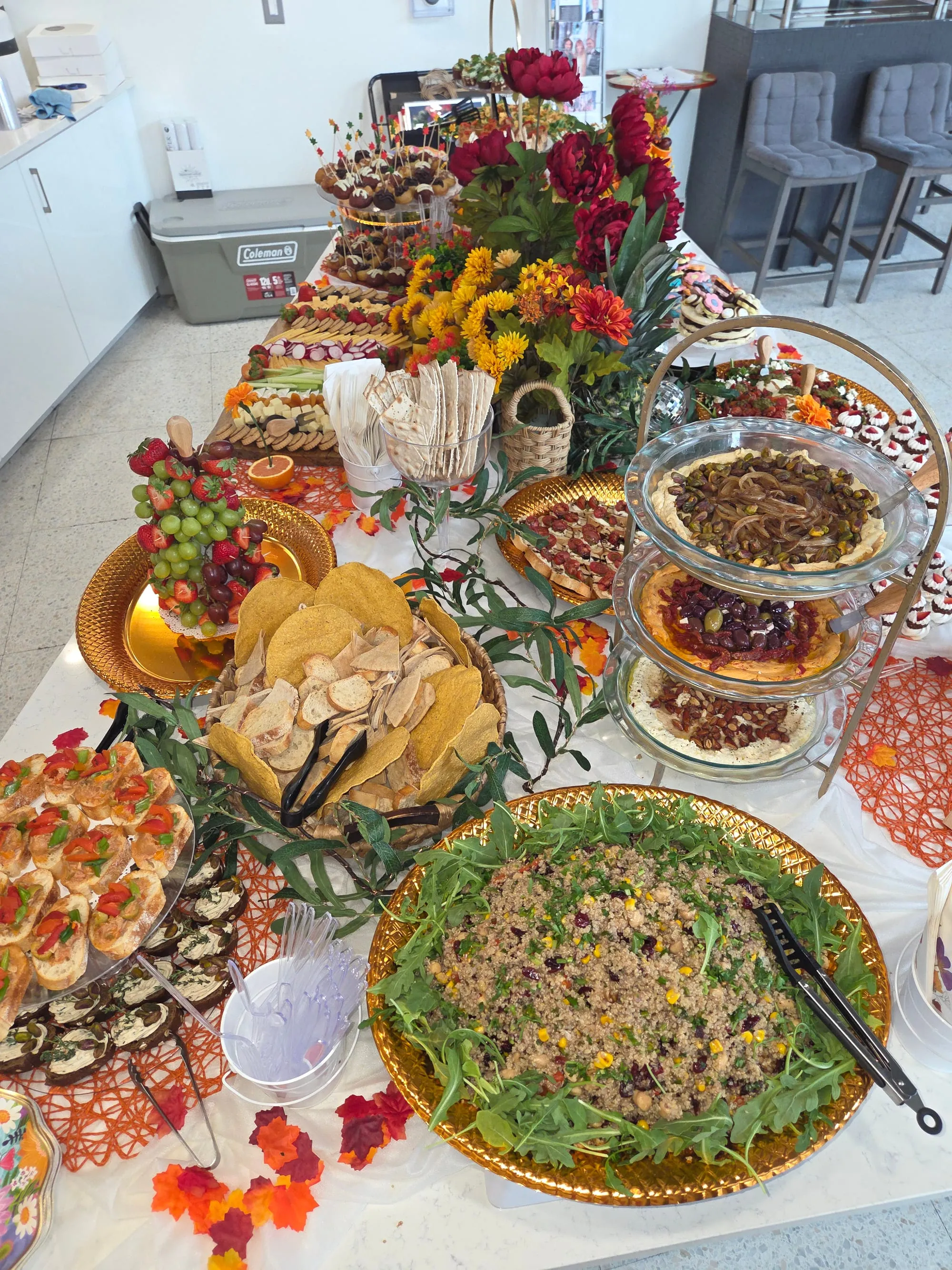 Buffet saludable montado para evento